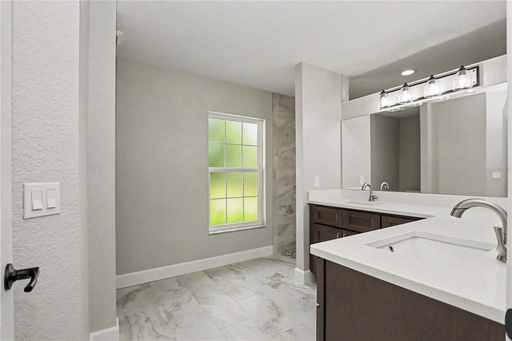 En Venta: $584,900 (3 camas, 2 baños, 2151 Pies cuadrados)