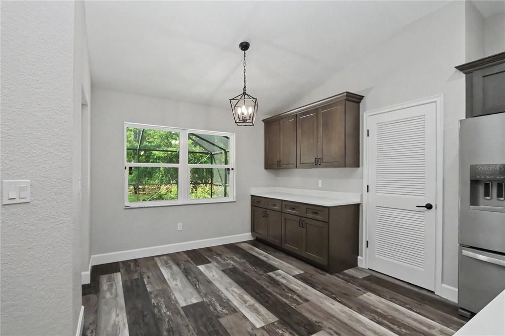 En Venta: $584,900 (3 camas, 2 baños, 2151 Pies cuadrados)