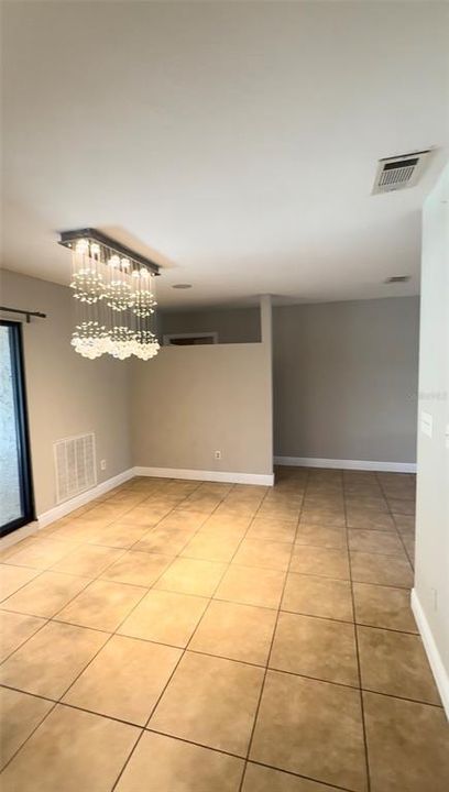 For Sale: $550,000 (4 beds, 2 baths, 1992 Square Feet)