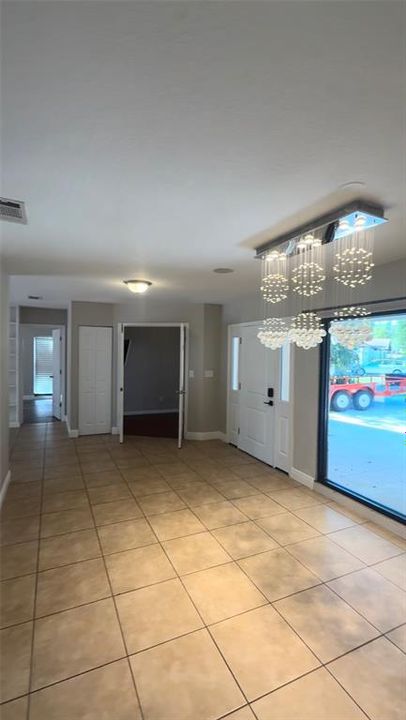 For Sale: $550,000 (4 beds, 2 baths, 1992 Square Feet)