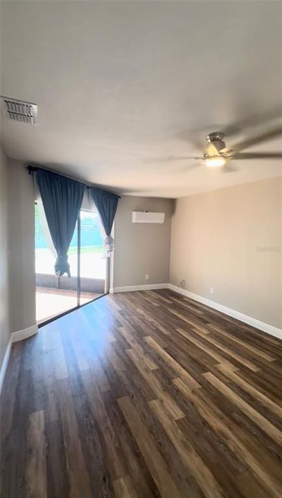 For Sale: $550,000 (4 beds, 2 baths, 1992 Square Feet)