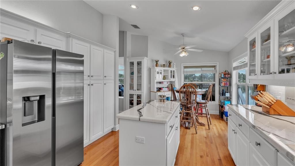 For Sale: $479,900 (4 beds, 3 baths, 2836 Square Feet)