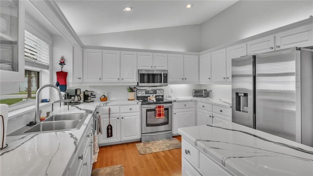 For Sale: $479,900 (4 beds, 3 baths, 2836 Square Feet)