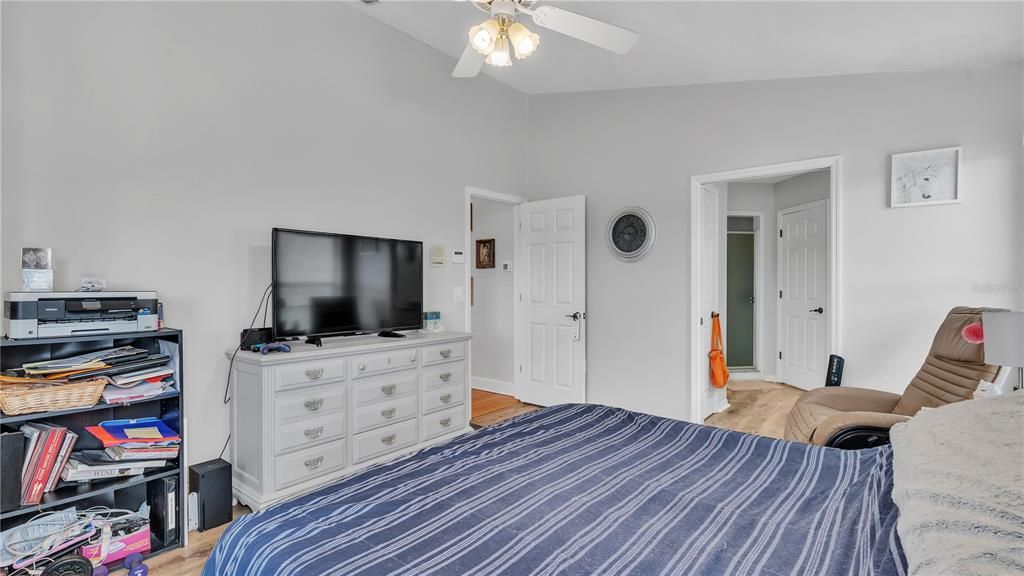 For Sale: $479,900 (4 beds, 3 baths, 2836 Square Feet)