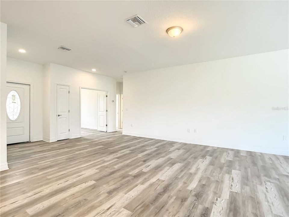 В аренду: $2,200 (3 спален, 2 ванн, 1773 Квадратных фут)