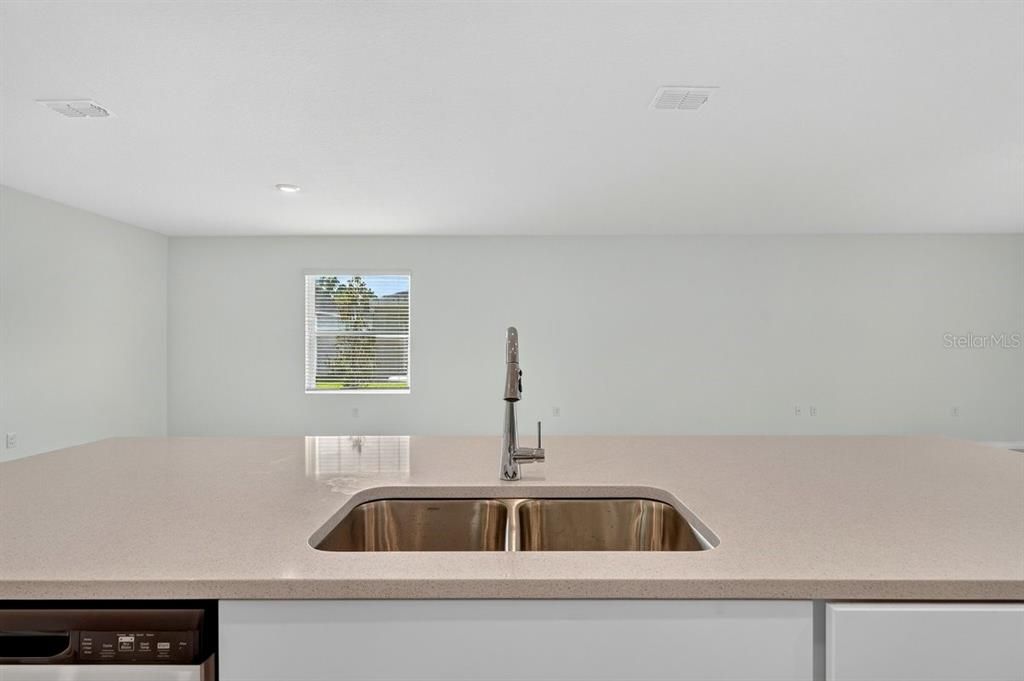 For Sale: $430,000 (4 beds, 3 baths, 2085 Square Feet)
