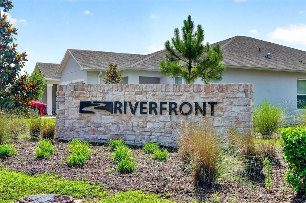 For Sale: $430,000 (4 beds, 3 baths, 2085 Square Feet)