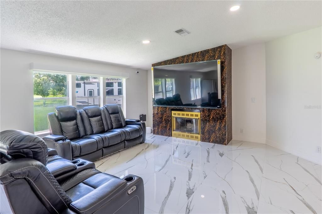 En Venta: $1,200,000 (6 camas, 4 baños, 7036 Pies cuadrados)