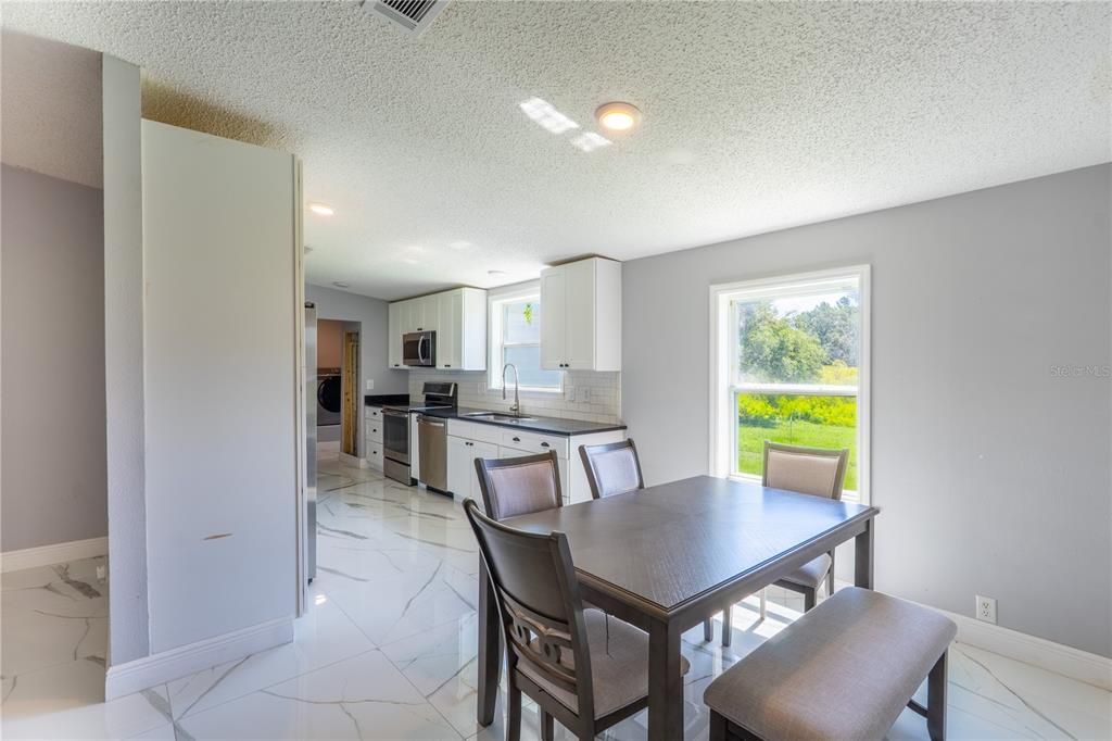 En Venta: $1,200,000 (6 camas, 4 baños, 7036 Pies cuadrados)