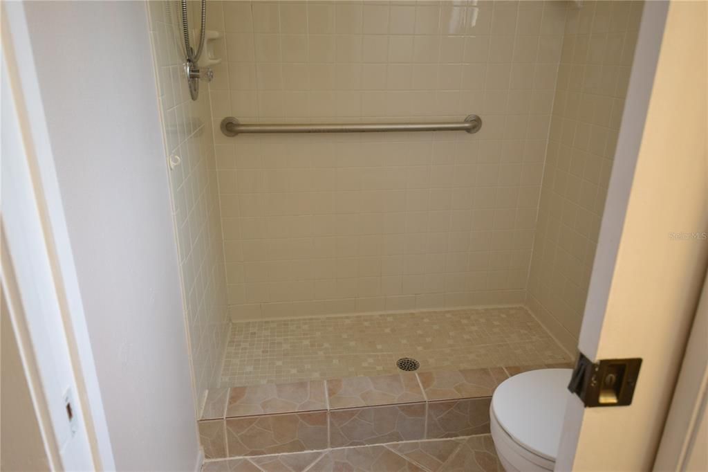 For Rent: $2,200 (2 beds, 2 baths, 1346 Square Feet)