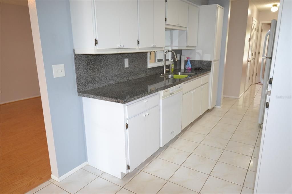 For Rent: $2,200 (2 beds, 2 baths, 1346 Square Feet)