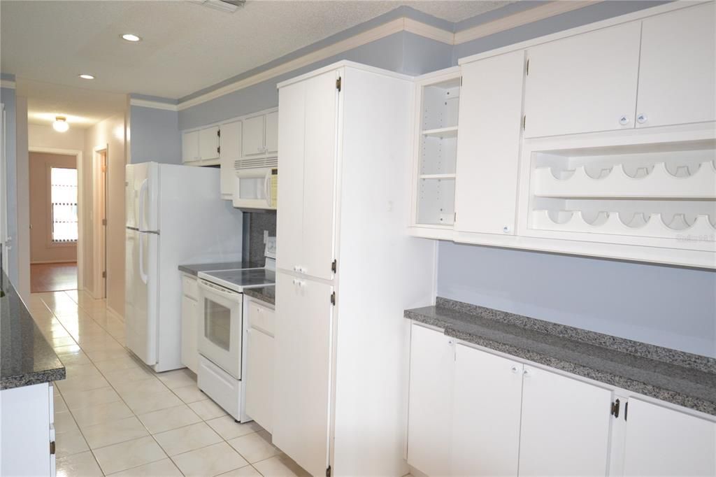 For Rent: $2,200 (2 beds, 2 baths, 1346 Square Feet)