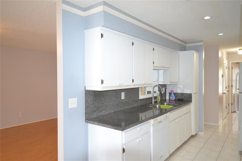 For Rent: $2,200 (2 beds, 2 baths, 1346 Square Feet)