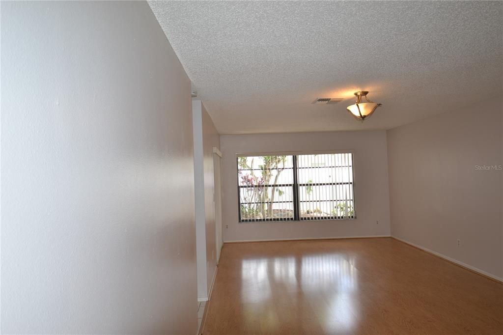 For Rent: $2,200 (2 beds, 2 baths, 1346 Square Feet)