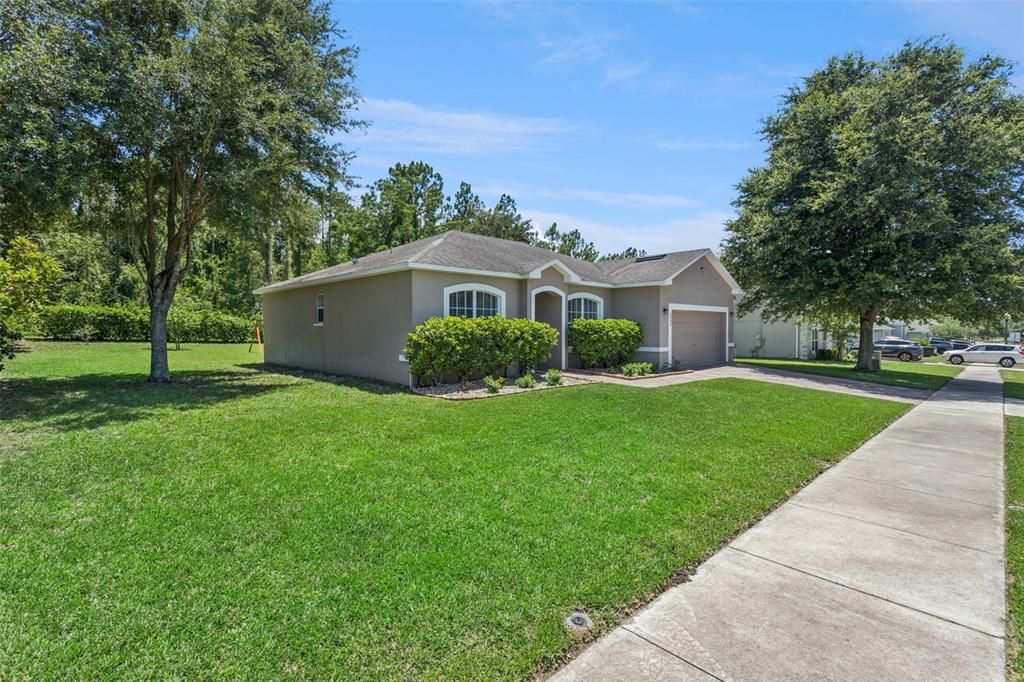 For Sale: $300,000 (3 beds, 2 baths, 1486 Square Feet)