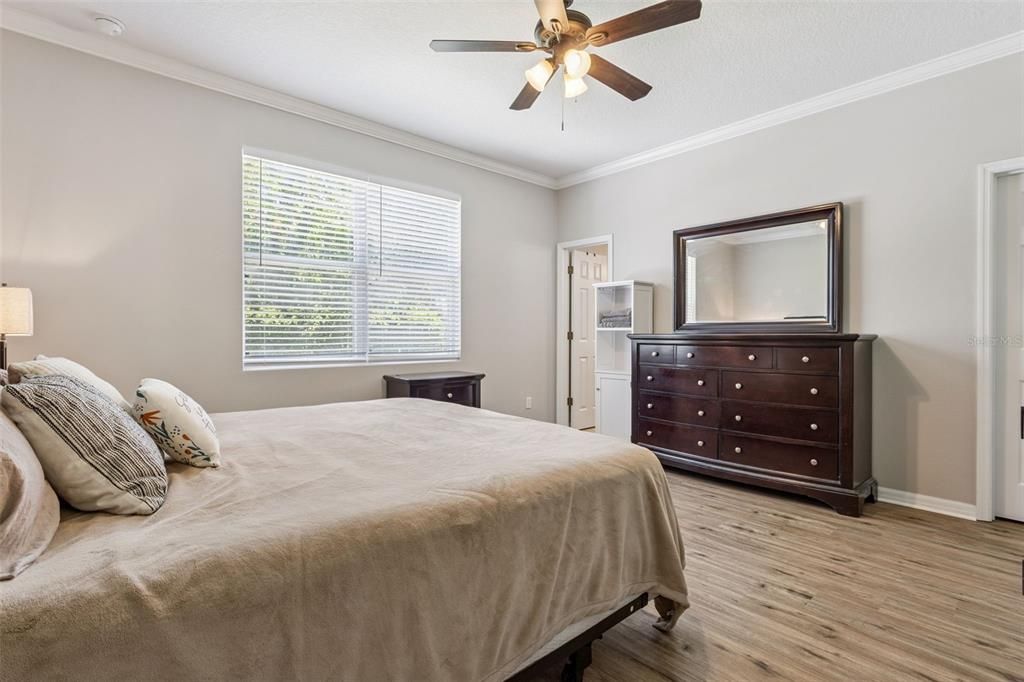For Sale: $300,000 (3 beds, 2 baths, 1486 Square Feet)