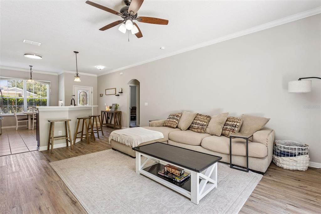 For Sale: $300,000 (3 beds, 2 baths, 1486 Square Feet)