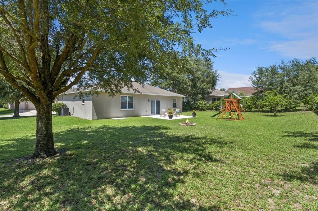For Sale: $300,000 (3 beds, 2 baths, 1486 Square Feet)