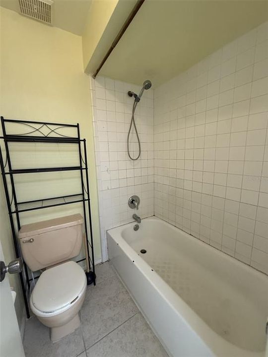 На продажу: $189,900 (2 спален, 1 ванн, 1353 Квадратных фут)