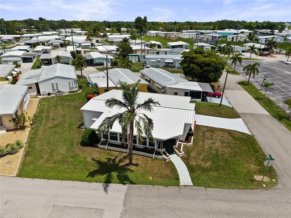 For Sale: $158,900 (2 beds, 2 baths, 920 Square Feet)