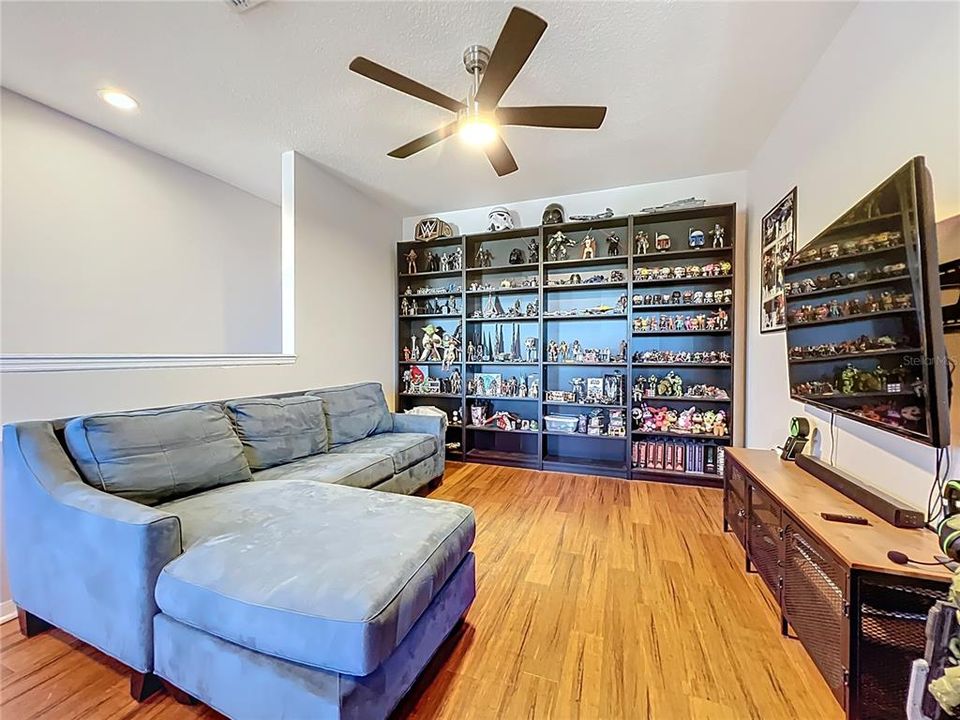 En Venta: $579,900 (4 camas, 3 baños, 3020 Pies cuadrados)
