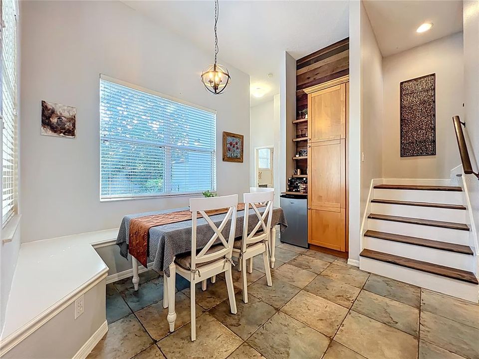 En Venta: $579,900 (4 camas, 3 baños, 3020 Pies cuadrados)