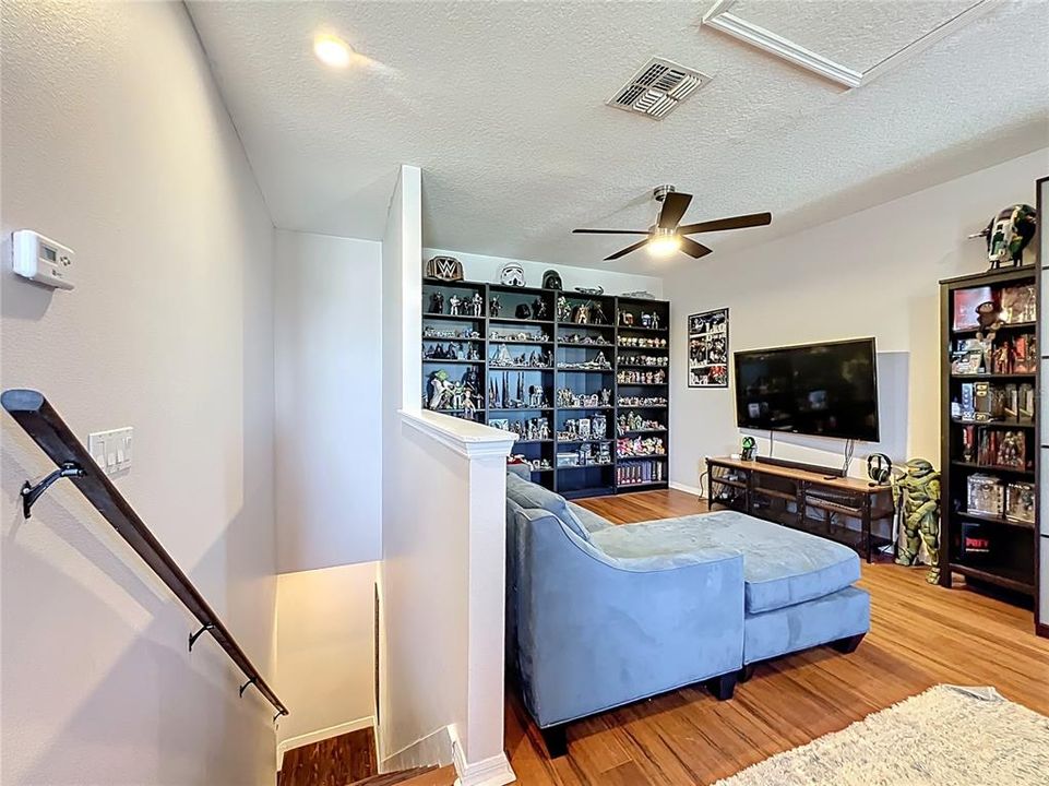 En Venta: $579,900 (4 camas, 3 baños, 3020 Pies cuadrados)