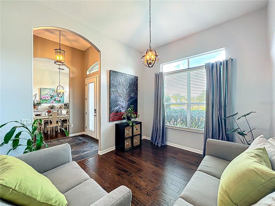 En Venta: $579,900 (4 camas, 3 baños, 3020 Pies cuadrados)