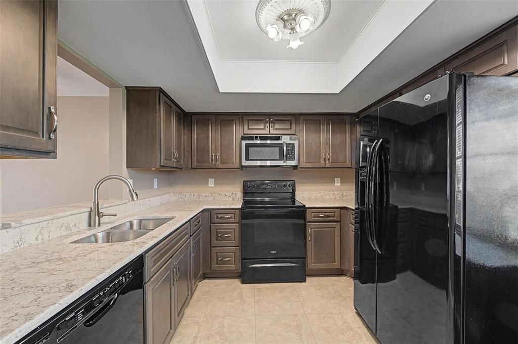 待售: $180,000 (2 贝兹, 2 浴室, 1000 平方英尺)