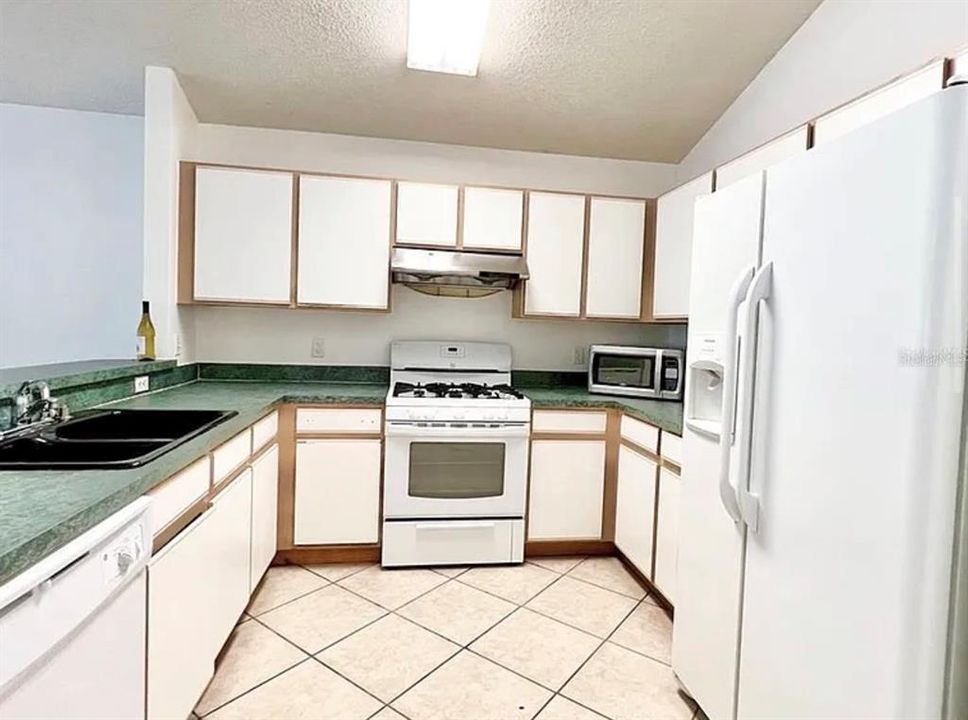 В аренду: $2,250 (3 спален, 2 ванн, 1208 Квадратных фут)