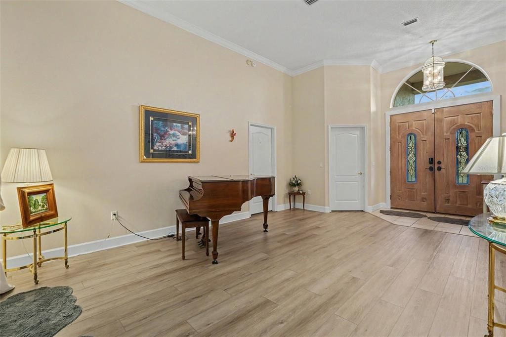 For Rent: $3,300 (4 beds, 3 baths, 2784 Square Feet)