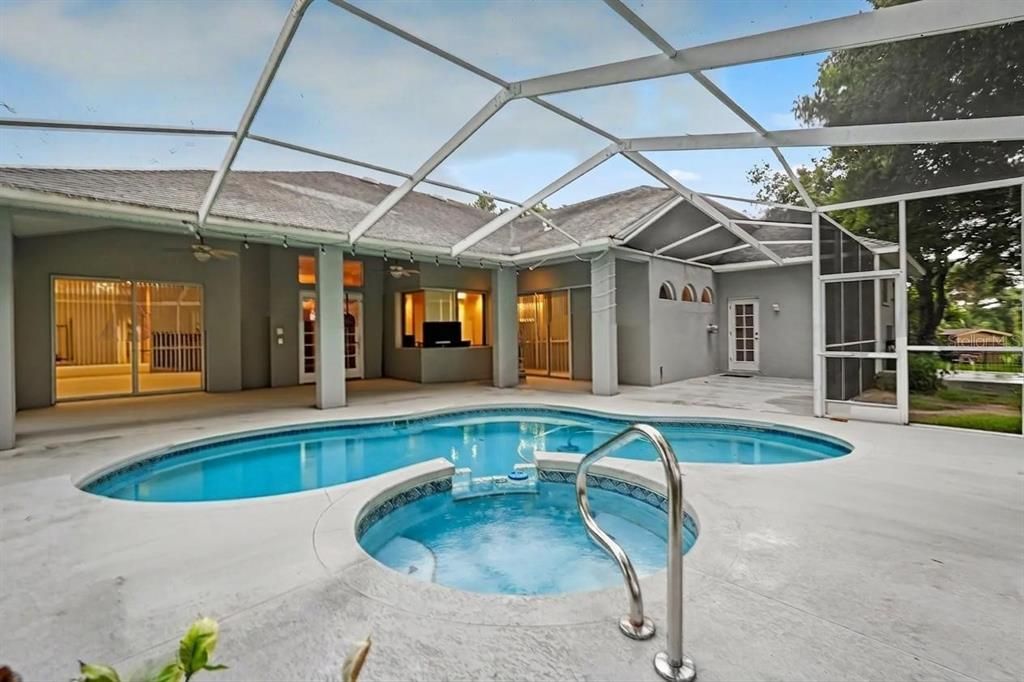 For Rent: $3,300 (4 beds, 3 baths, 2784 Square Feet)