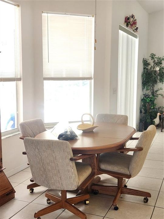 For Sale: $409,000 (3 beds, 3 baths, 2356 Square Feet)