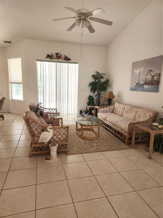 For Sale: $409,000 (3 beds, 3 baths, 2356 Square Feet)