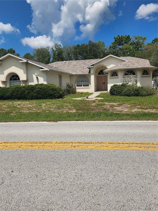 For Sale: $409,000 (3 beds, 3 baths, 2356 Square Feet)