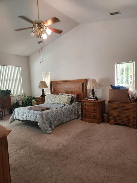 For Sale: $409,000 (3 beds, 3 baths, 2356 Square Feet)