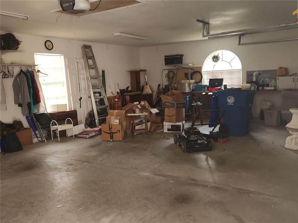 For Sale: $409,000 (3 beds, 3 baths, 2356 Square Feet)