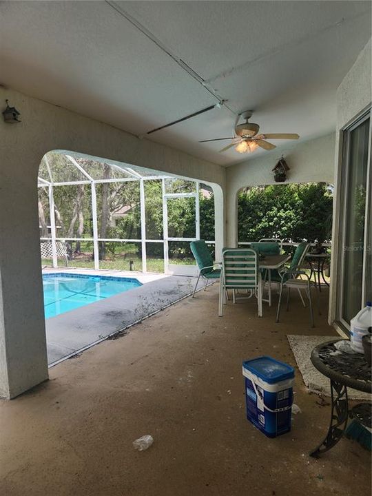 For Sale: $409,000 (3 beds, 3 baths, 2356 Square Feet)