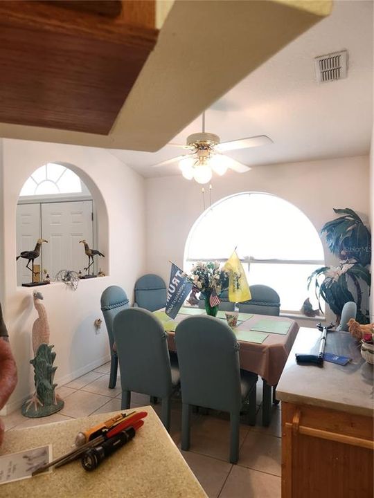 For Sale: $409,000 (3 beds, 3 baths, 2356 Square Feet)