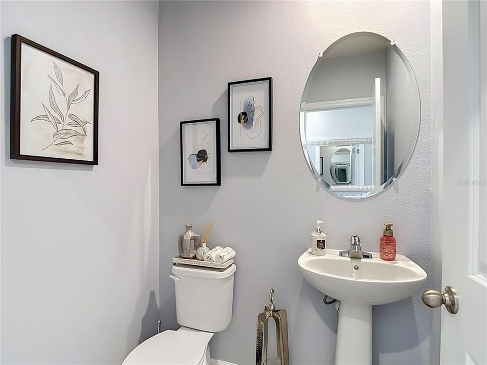 На продажу: $299,900 (3 спален, 2 ванн, 1632 Квадратных фут)