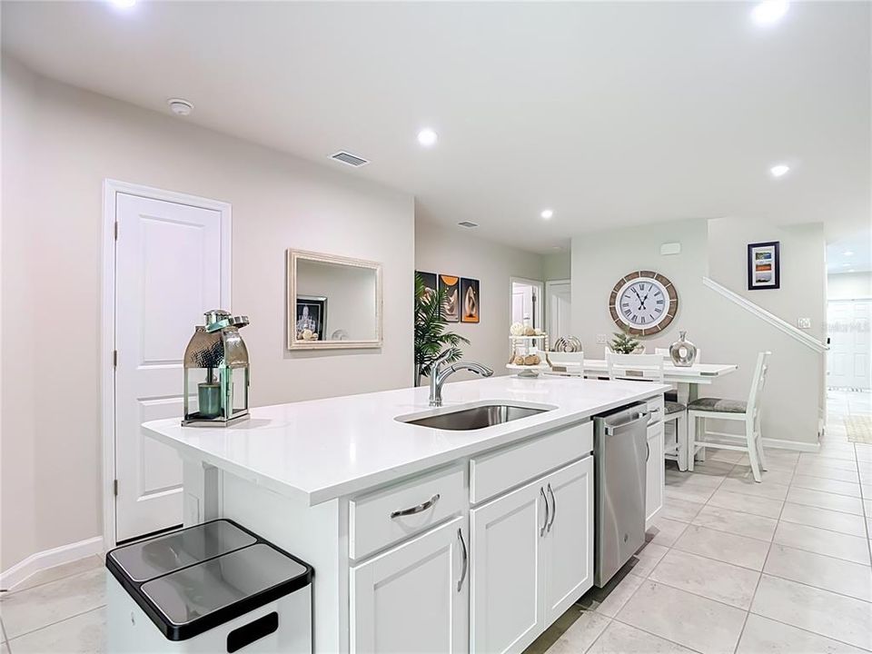 For Sale: $289,900 (3 beds, 2 baths, 1632 Square Feet)