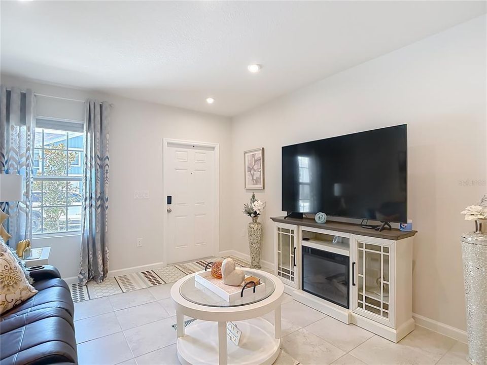For Sale: $289,900 (3 beds, 2 baths, 1632 Square Feet)