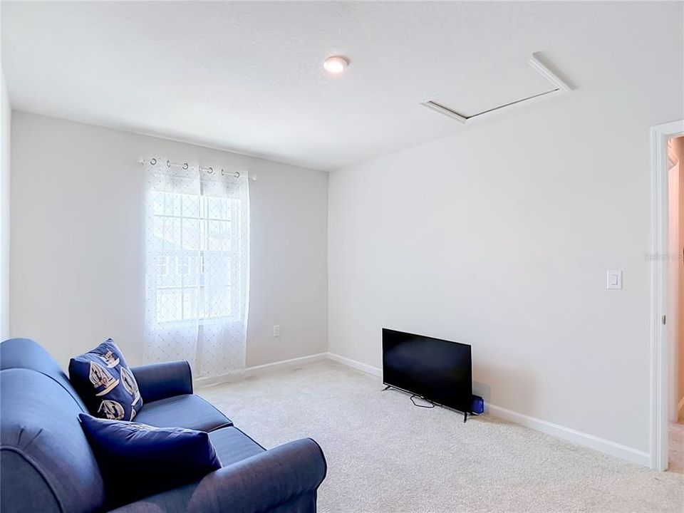 For Sale: $289,900 (3 beds, 2 baths, 1632 Square Feet)
