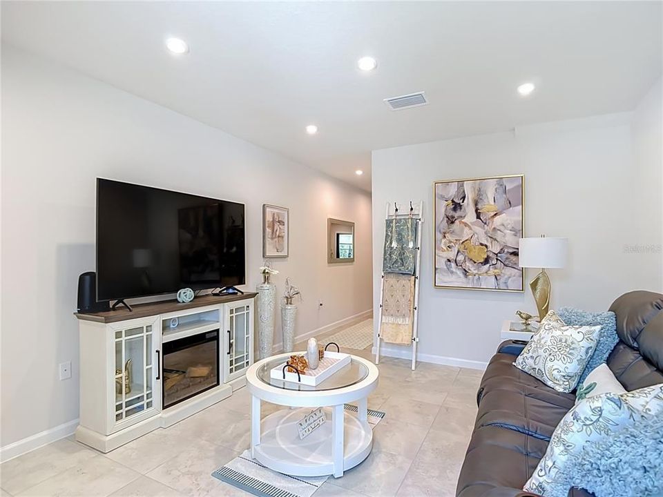 For Sale: $289,900 (3 beds, 2 baths, 1632 Square Feet)