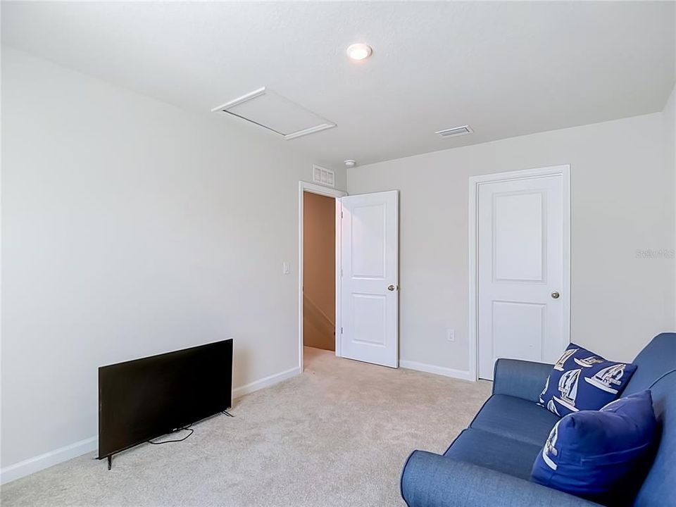 For Sale: $289,900 (3 beds, 2 baths, 1632 Square Feet)