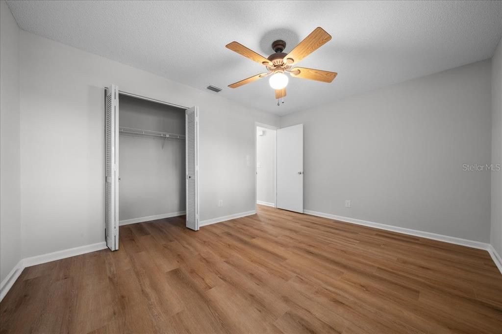 For Sale: $139,900 (2 beds, 2 baths, 1179 Square Feet)