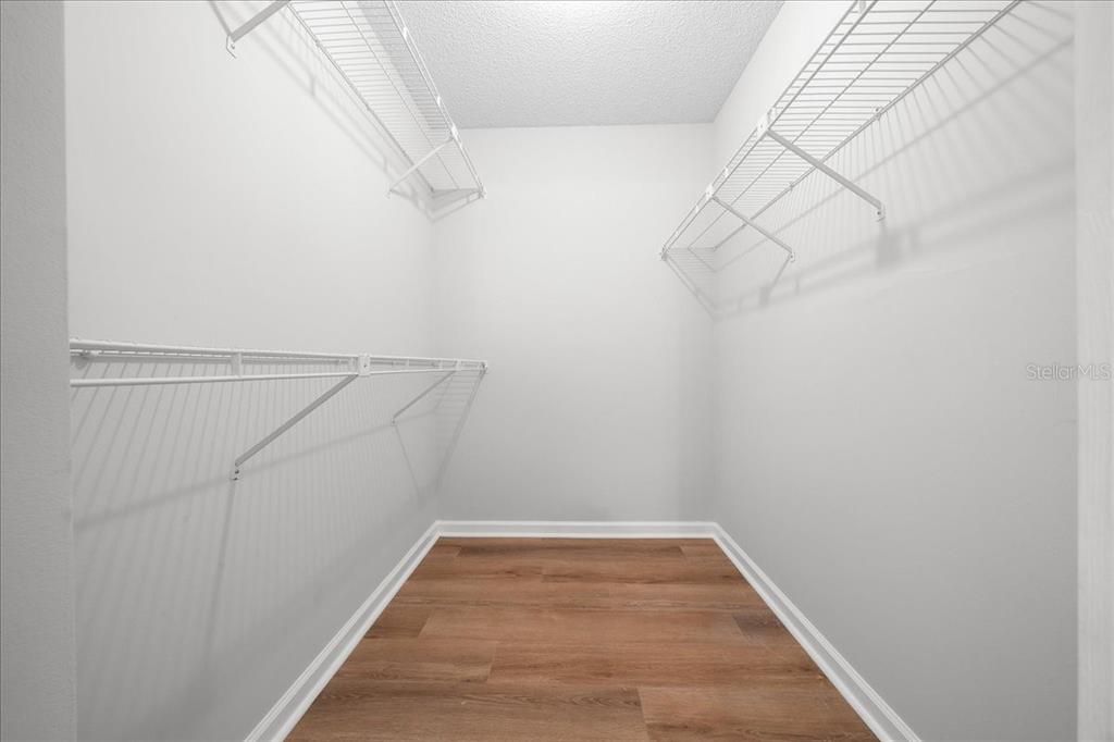 For Sale: $139,900 (2 beds, 2 baths, 1179 Square Feet)