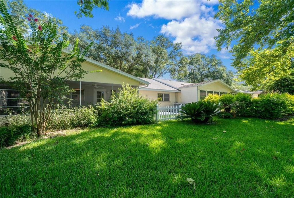 For Sale: $139,900 (2 beds, 2 baths, 1179 Square Feet)