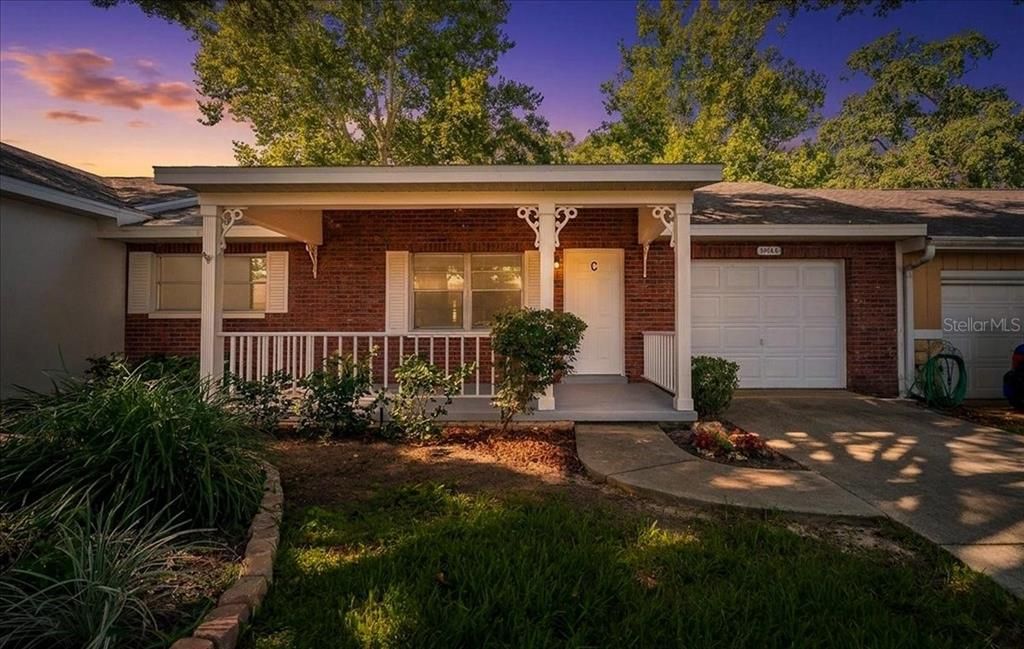 For Sale: $139,900 (2 beds, 2 baths, 1179 Square Feet)