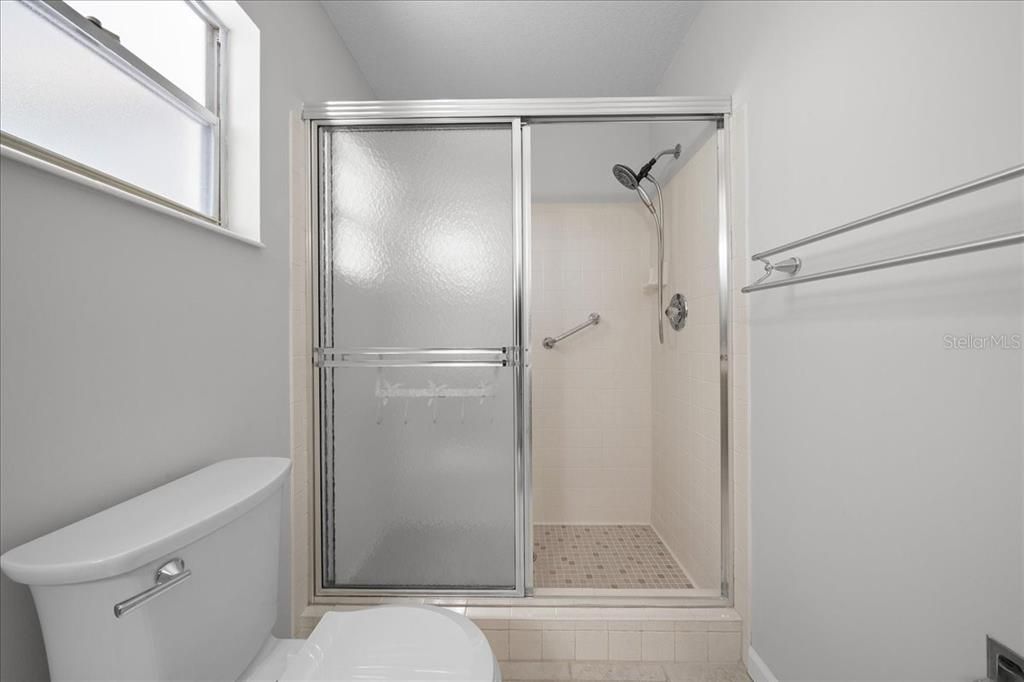 For Sale: $139,900 (2 beds, 2 baths, 1179 Square Feet)